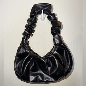 black shoulder bag